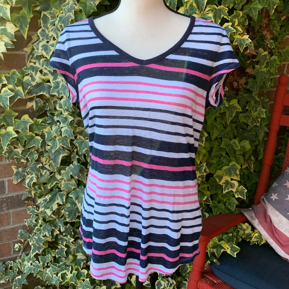 🧡50% off bundles! Crown & Ivy T-shirt